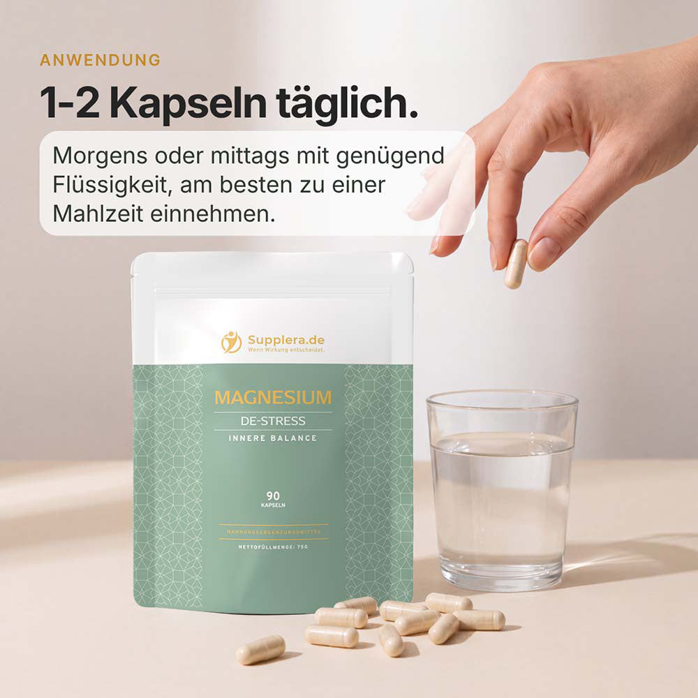 Anwendung von Magnesium De-Stress: Kapsel mit einem Glas Wasser einnehmen